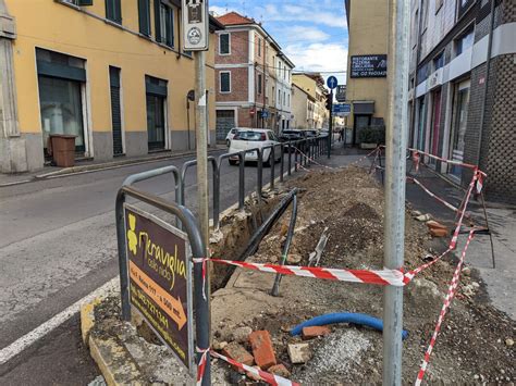 La Fibra Avanza A Saronno Ma Pure I Cantieri Che Danno Fastidio Il