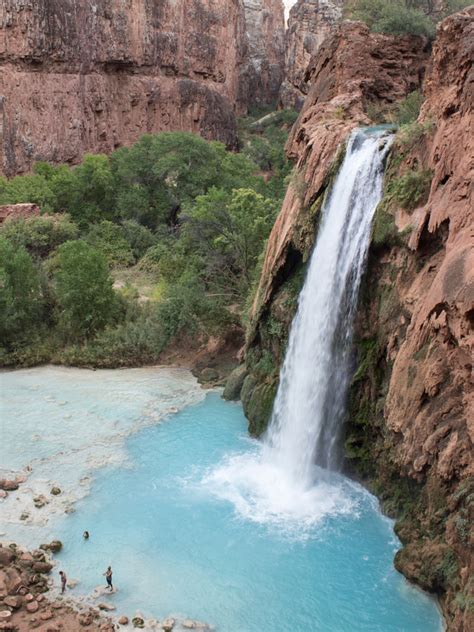 AZ's Havasu Falls Hiking Trail: Turquoise Blue Splendor in the desert