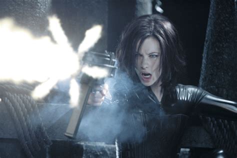 Kate Beckinsale In Underworld Evolution Hd Wallpaper