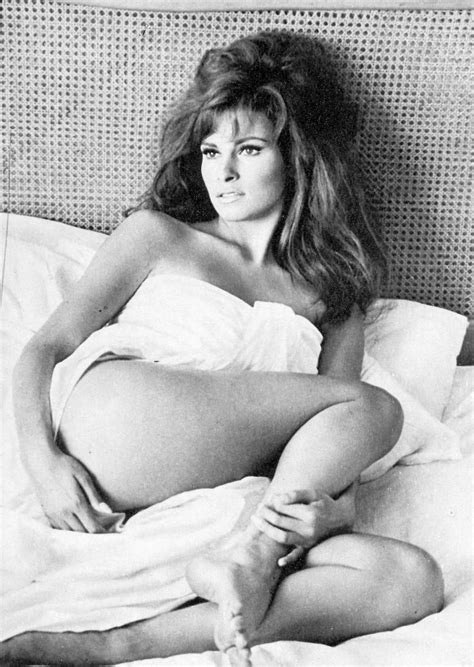 Raquel Welch Nude Posing On The Bed And Holding Her Leg Paparaco