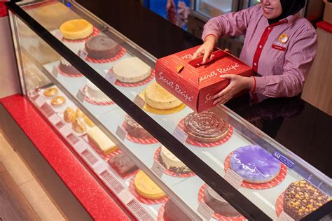 100 Halal Certified Cake And Food At Secret Recipe Cafe And Restaurant