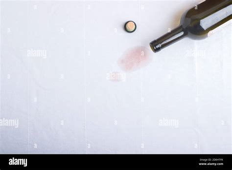 Red wine stain hi-res stock photography and images - Alamy