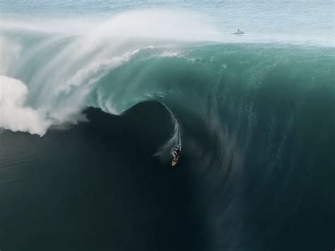 Insanely Big Waves In Tahiti Video