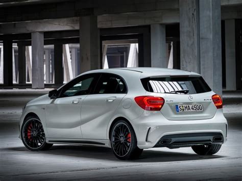 Mercedes Benz A45 AMG Officiellement Compacte Et Costaude Galerie