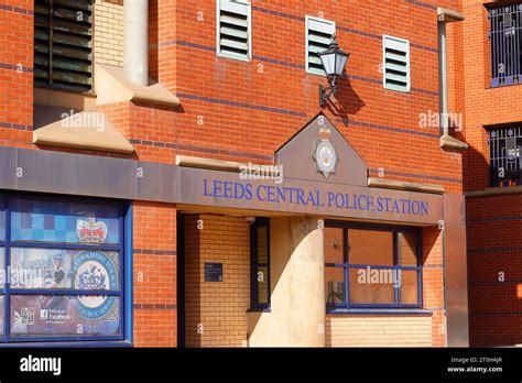 Leeds Police Station Badge Hi Res Stock Photography And Images Alamy