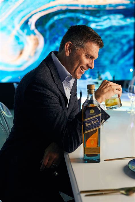 Johnnie Walker Blue Label Se Inspira En Los Versos De Fina Estampa De