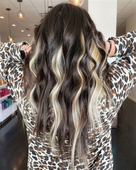 30 Beautiful Peekaboo Highlights Ideas For The Stylish You Hair