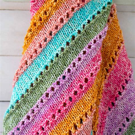 19 Easy Knitting Patterns For Beginners