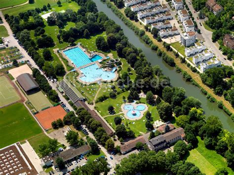 Tübingen von oben Schwimmbecken des Freibades Tübingen in Tübingen im