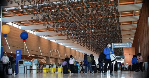 KCI welcomes the first flyers into a new airport terminal showing off ...