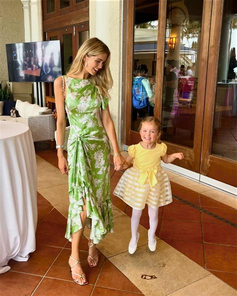 Lane Lindell Instagram | ThePlace-2.com