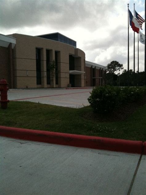 FRIENDSWOOD HIGH SCHOOL - Updated January 2025 - 702 Greenbriar ...