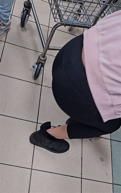 Tight Latina Ass At The Laundromat Spandex Leggings Yoga Pants Forum