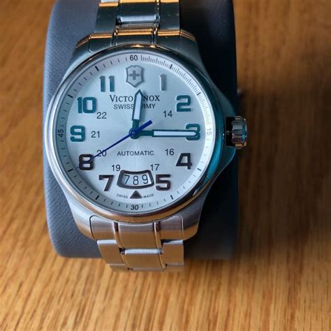 fs victorinox swiss army officers   conus watchcharts