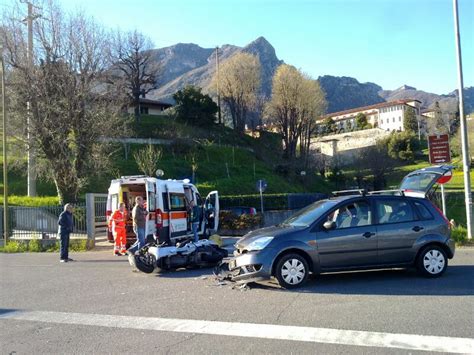 Civate Auto Contro Moto Ancora Un Centauro Ferito Lecco News