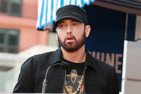 Eminems Dyed Hair And Beard Photos From Blonde To Brown