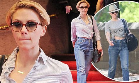 Scarlett Johansson Still Manages To Look Amazing In Unflattering Mom