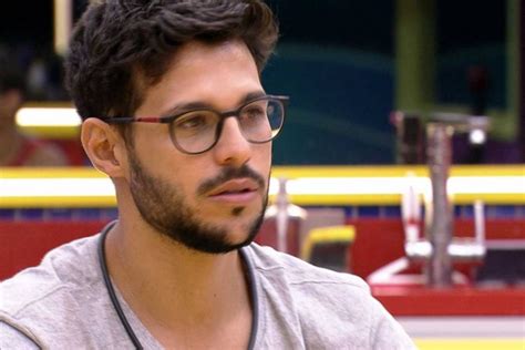 Bbb Rodrigo Critica Tratamento De Naiara Vini E Elogia Brother