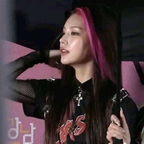 Hwang Yeji Itzy Girl Pops Concert