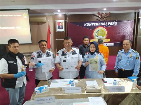 Langgar Izin Tinggal Kantor Imigrasi Cirebon Amankan Wna Asal Malaysia