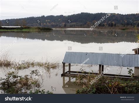 404 Flooding Pacific Northwest Images, Stock Photos & Vectors ...