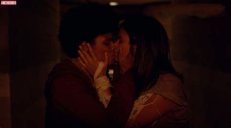 Amanda Magalhaes nude pics página 1