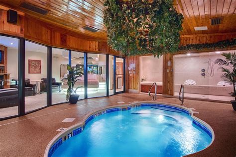 Book Sybaris Pool Suites Indianapolis in Indianapolis | Hotels.com