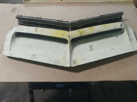 1972 Ford Ranchero Torino Gt Original Hood Scoop Insert W Two Grille