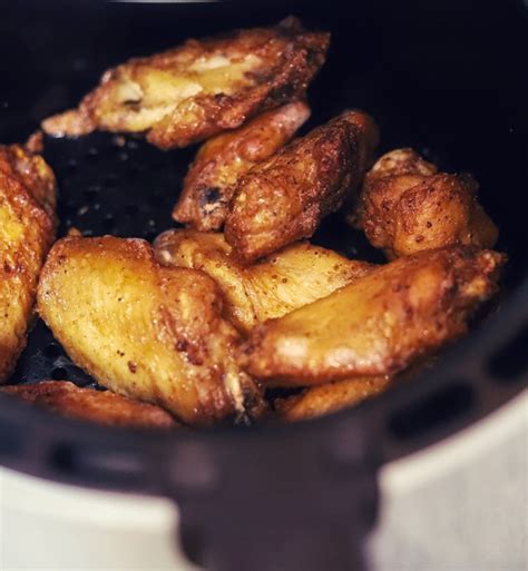 how long to air fry whole chicken wings