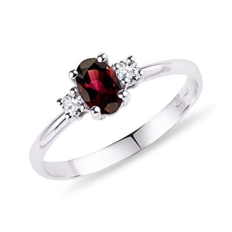 Garnet and Diamond Gold Ring | KLENOTA