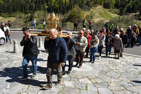 Processione Con La Reliquia Del Sangue E Messa Solenne Basilica Della