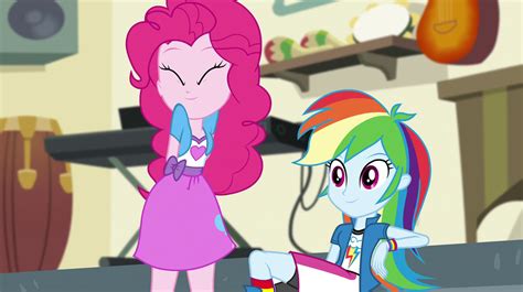 1608331 Safe Screencap Pinkie Pie Rainbow Dash Equestria Girls