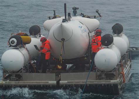 Desaparece un submarino con turistas que querían ver los restos del Titanic