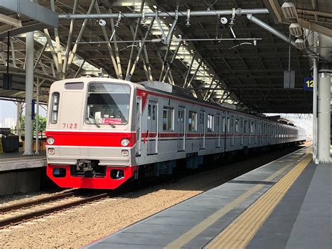 インドネシアの電車 いまさらながらショーティーにハマる