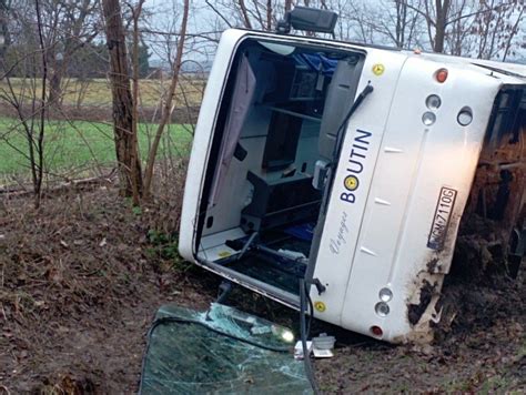 Wypadek Autobusu Z Dzie Mi I M Odzie Pod Skierniewicami Dziennik Dzki