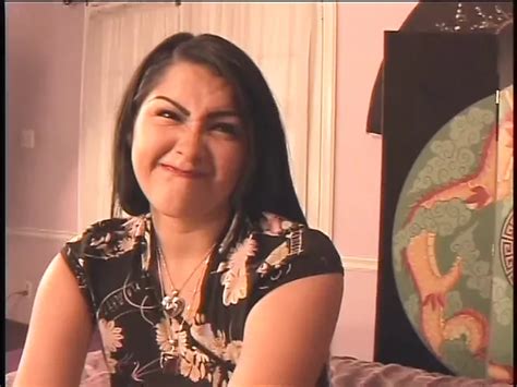 Rubia Milf Muestra A Una Morena M S Joven C Mo Chupar Y Follar En La Cama Xhamster