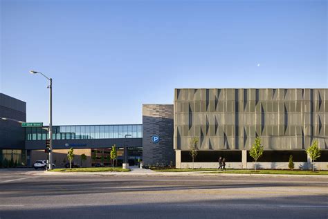 3 Trends In Parking Garage Design Mccowngordon Construction
