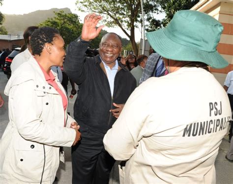 Minister Nkadimeng Receives The President At Port St Johns Department