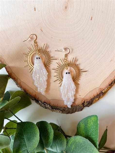 Pin by Mayra G Martínez Laboy on Earrings Cute jewelry Ghost