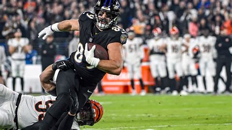 Ravens Mark Andrews Helps Save Womans Life On Flight Fox News