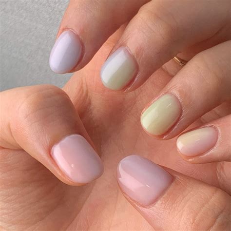 Elige el esmalte de uñas perfecto según tu tono de piel y cabello