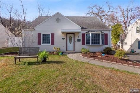 117 Forest Way Essex Fells Nj 07021 Mls 23016765 Redfin