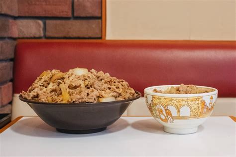 すき家の裏メニュー「キング牛丼」が想像以上だった！コスパ抜群のデカ盛り商品 Macaroni