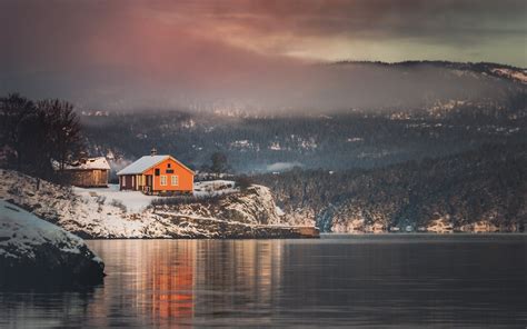 Mountain and Lake at Sunset · Free Stock Photo