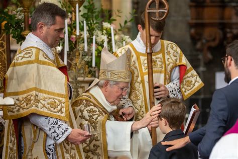 Confirmations Par Mgr Laurent Ulrich Notre Dame De Fatima