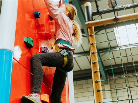 Clip'n Climb Session | Bloc Climbing