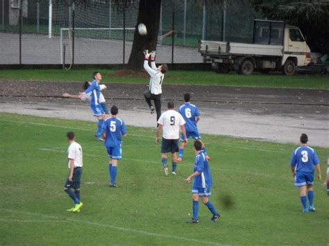 Calcio Frasson Lancia La Pro Juventute Sempre Pi In Alto Il Saronno