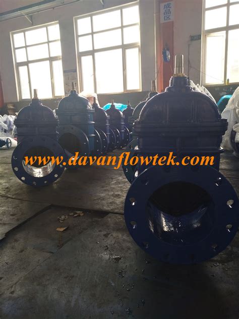 Dn100 Pn10 Resilient Seat Handwheel Operated Ductile Cast Iron Ggg40 Water Flanged Din Standard