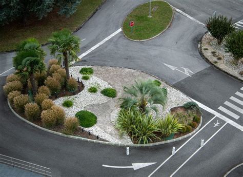 Aménagement d un rond point Atout Vert Aménagement extérieur