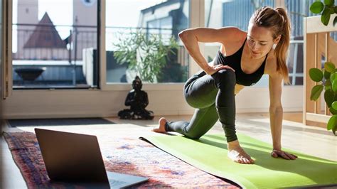 Les Cours De Yoga Sont Maintenant En Ligne Yogalipette